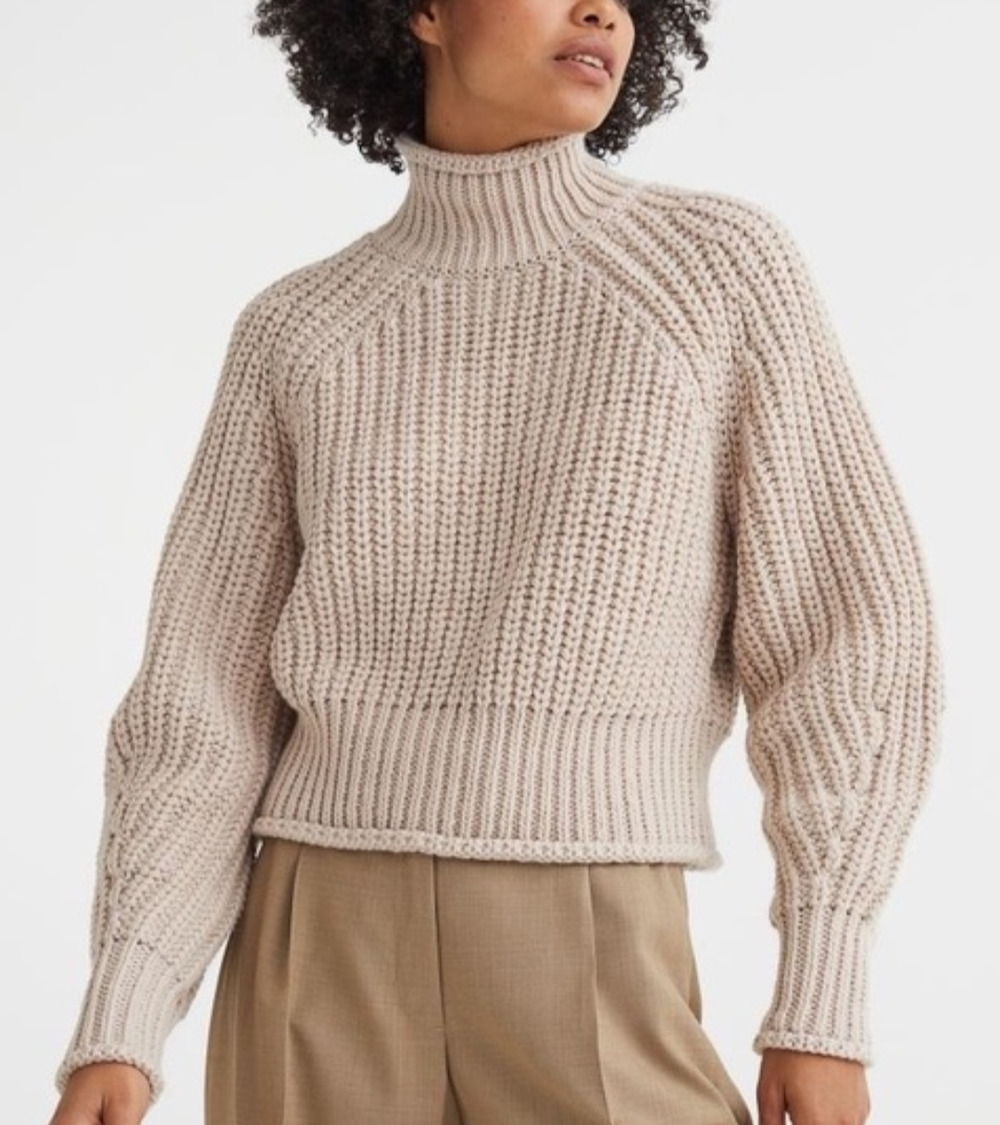 H&M beige chunky roll mock neck cropped sweater Size S Cabincore Minimal Classic